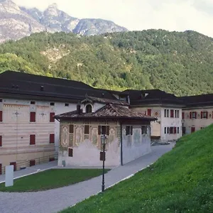 Apartment Palazzo Lazzaris - Costantini - Dolomiti Del Cadore, Perarolo di Cadore